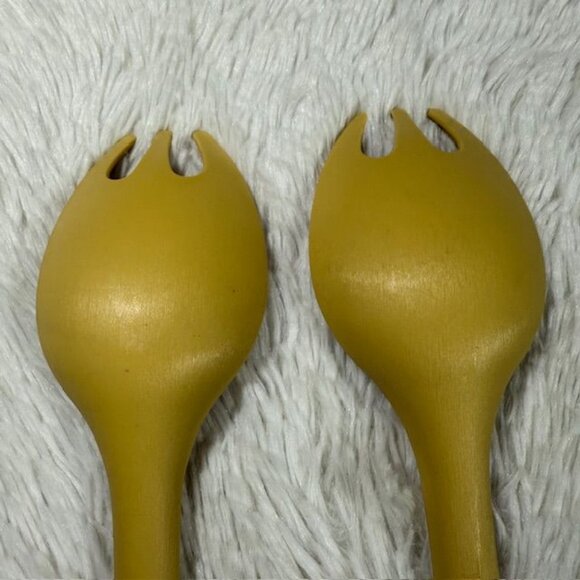 Vintage 4pc Tupperware Mustard Yellow Salad Forks and Cups - Picture 6 of 12